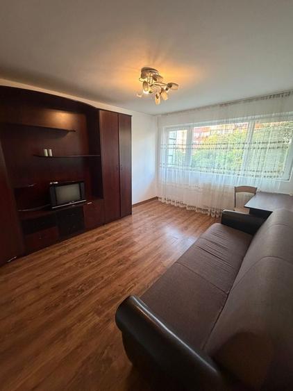 Apartament cu 2 camere decomandat, mobilat în Eroii Revoluției
