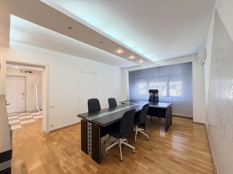 Apartament cu 3 camere decomandat, mobilat în Libertății