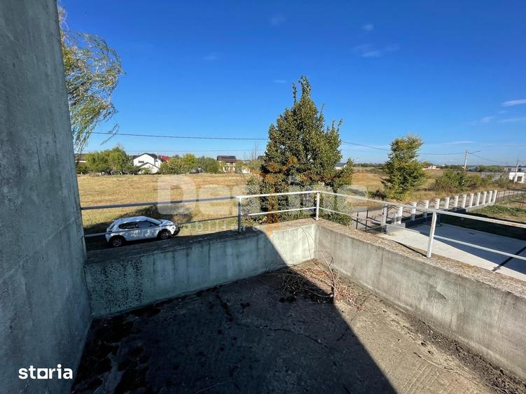 Casă cu 5 camere cu Teren 1000 Mp în Balotești
