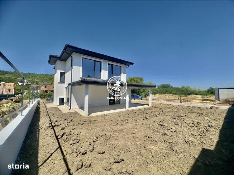 Casă cu 4 camere cu Teren 500 Mp în Bârnova