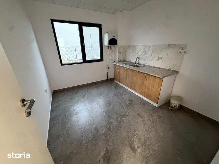 Spațiu comercial, de 440 mp, în Domnești