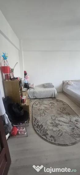 Garsonieră decomandată în Soarelui