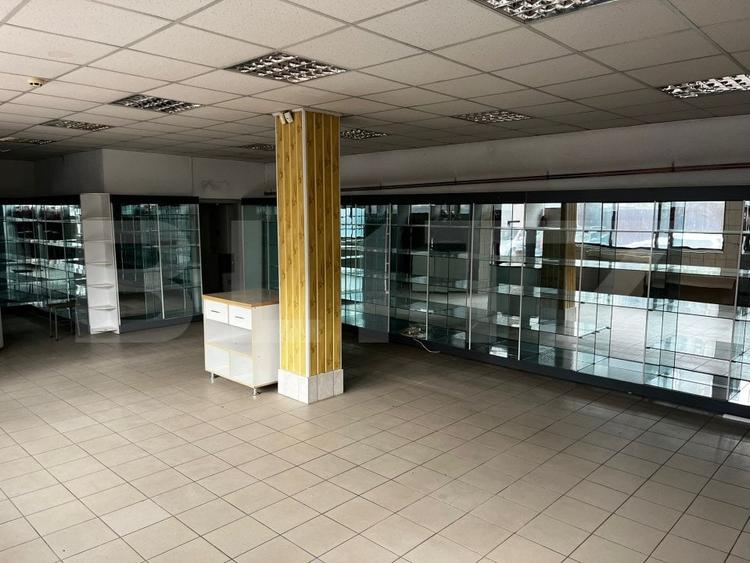 Spațiu comercial, de 300 mp, în Burdujeni