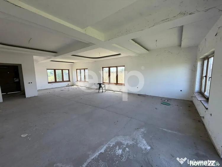 Casă cu 7 camere cu Teren 1000 Mp în Butimanu