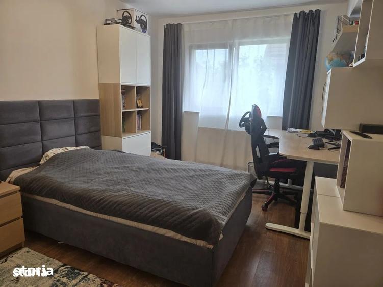 Casă cu 4 camere semidecomandat în Central