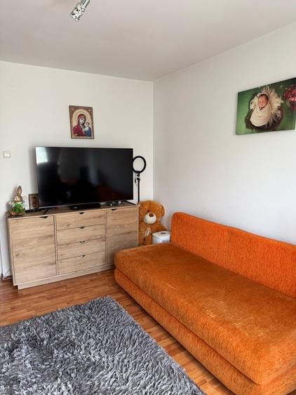 Apartament cu 2 camere semidecomandat, mobilat în Blumăna