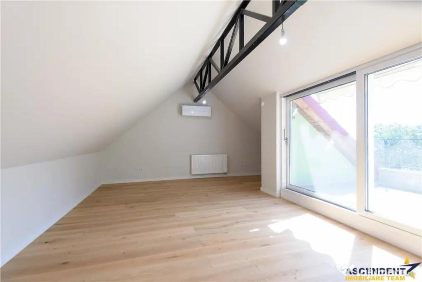 Casă cu 6 camere cu Teren 623 Mp în Centrul Istoric