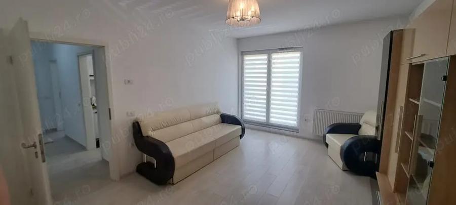 Apartament cu 2 camere decomandat în Tractorul