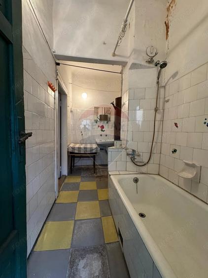 Apartament cu 4 camere nedecomandat în Ultracentral