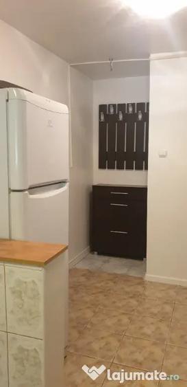 Apartament cu 3 camere decomandat în Dristor