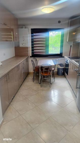 Apartament cu 3 camere în Calea București