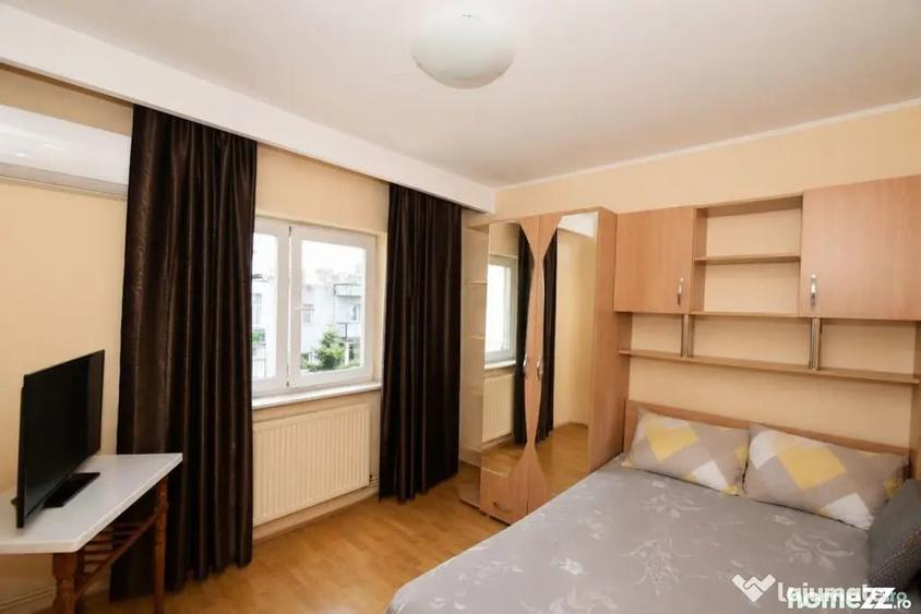 Apartament cu 3 camere decomandat în Prundu