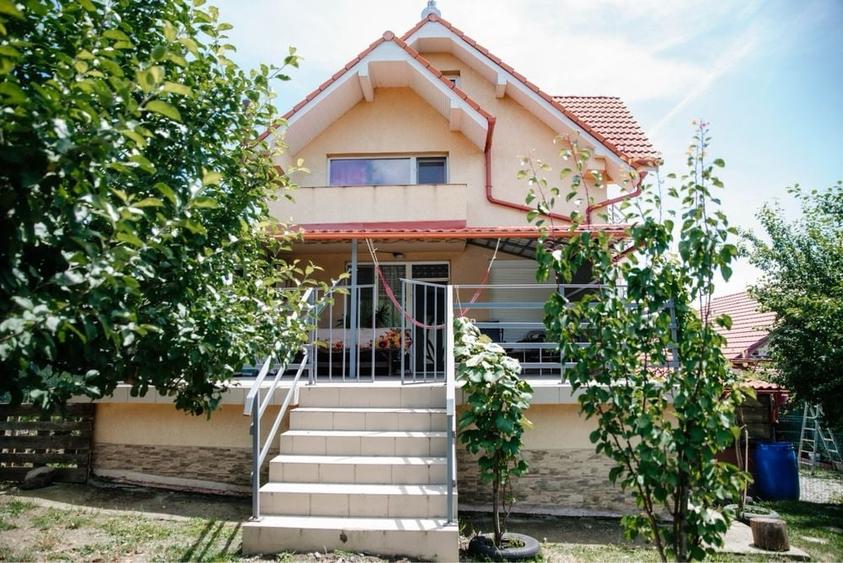 Casă cu 4 camere în Central