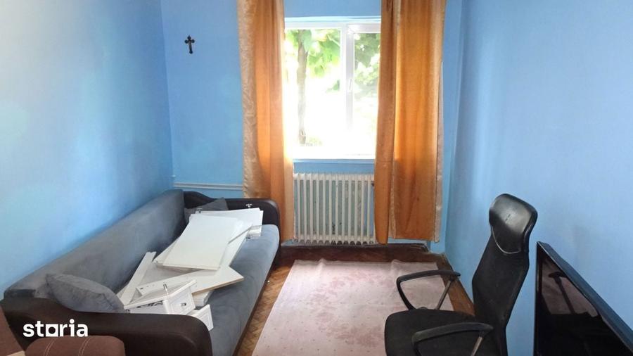 Apartament cu 2 camere semidecomandat în Gojdu