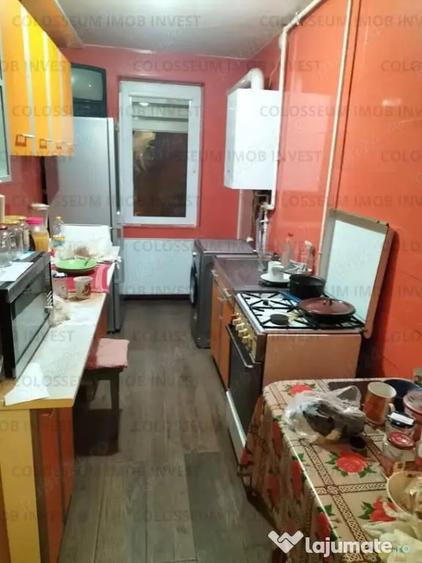 Apartament cu 3 camere decomandat în Griviței