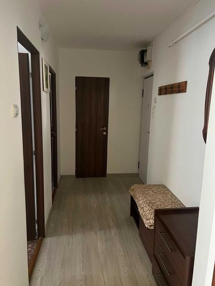 Apartament cu 3 camere semidecomandat în Grigorescu