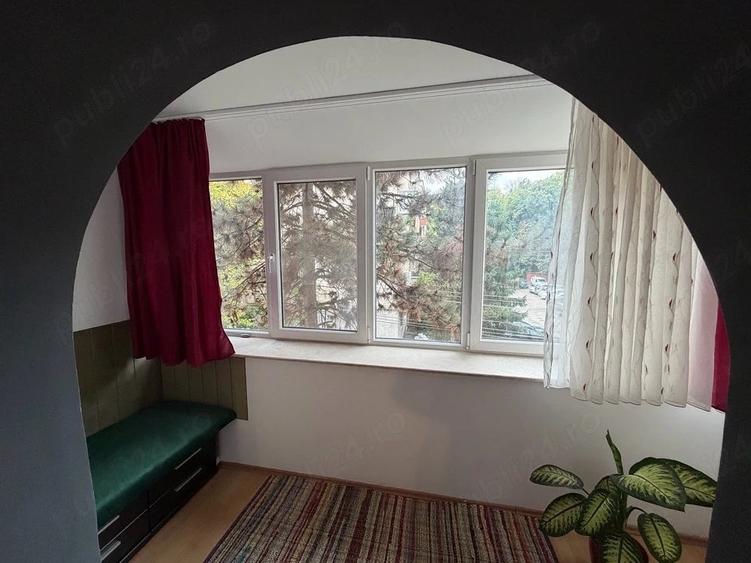Apartament cu 2 camere decomandat în Plopilor