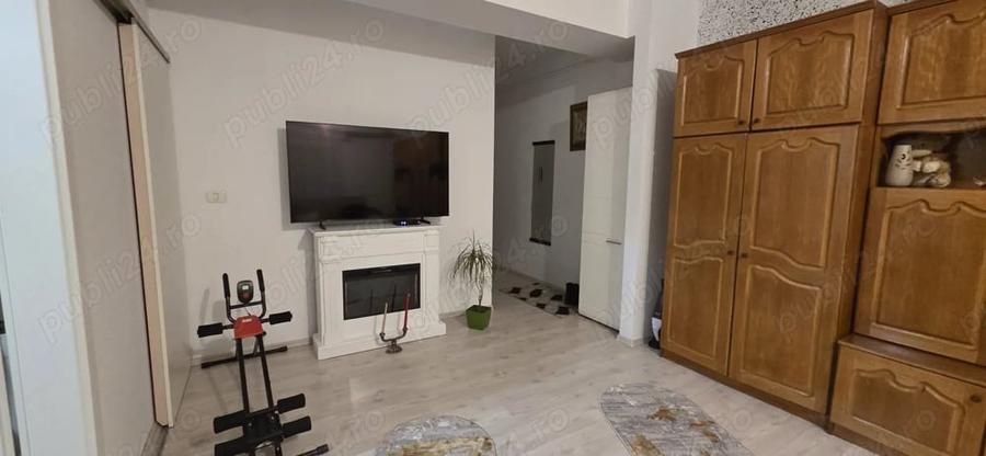 Apartament cu 2 camere semidecomandat în Giroc