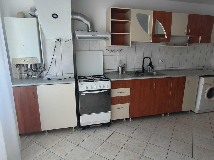 Apartament cu 2 camere decomandat în Buzaului