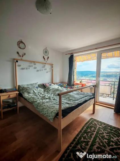 Apartament cu 4 camere decomandat în Baciu