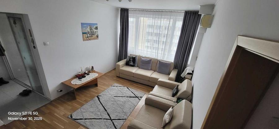 Apartament cu 3 camere semidecomandat în Iancului