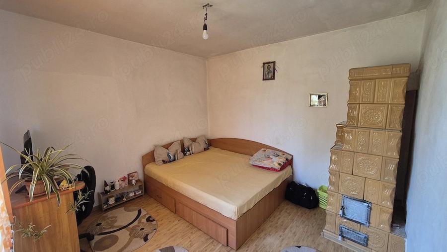 Casa si teren 1005 mp de vanzare in Platonesti strada principala - 2