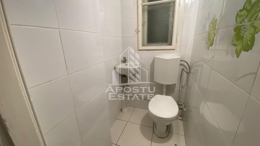Apartament cu 3 camere decomandat în P-ța Maria