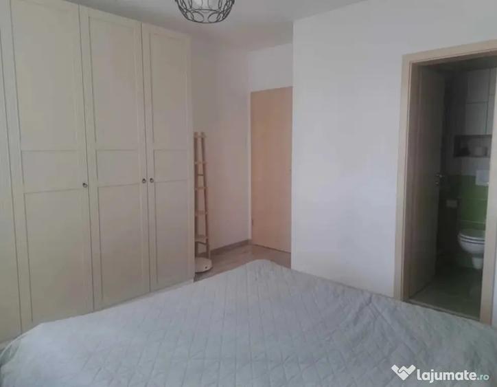 Apartament cu 3 camere decomandat, mobilat în Tractorul