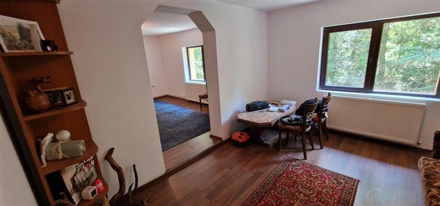 Casă individuală cu 5 camere cu Teren 2122 Mp în Lendt