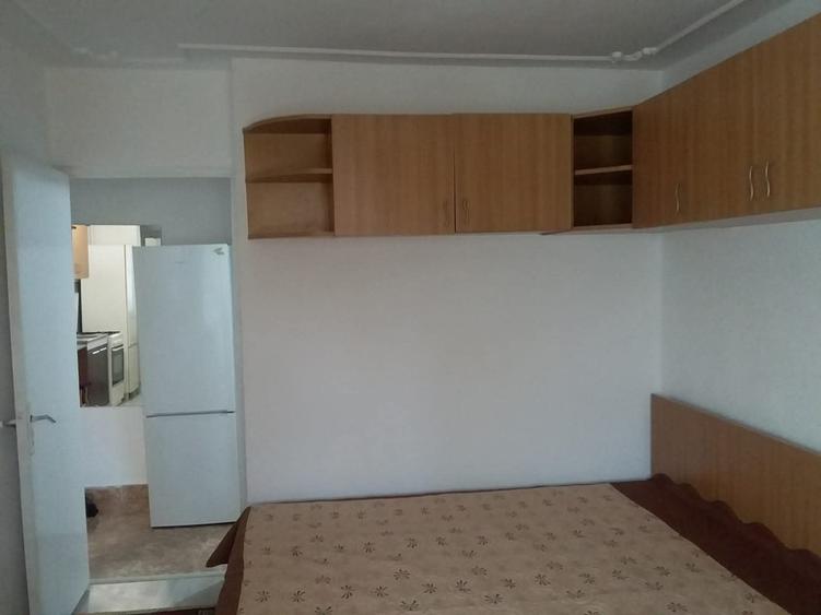 Apartament cu 3 camere decomandat în Tătărași