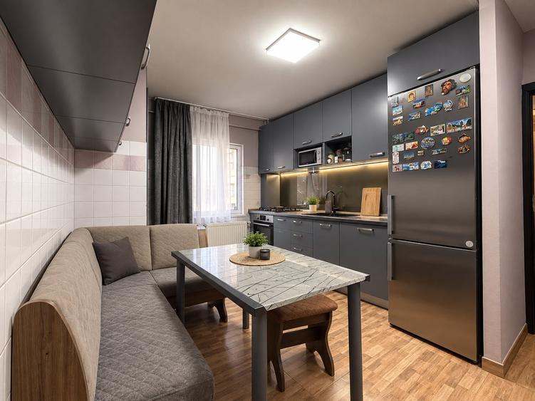 Apartament cu 2 camere semidecomandat, mobilat în Soarelui