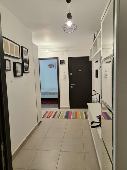 Apartament cu 2 camere decomandat în Tractorul