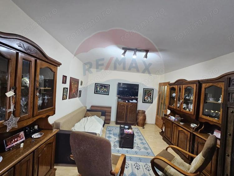 Apartament cu 3 camere decomandat în Central