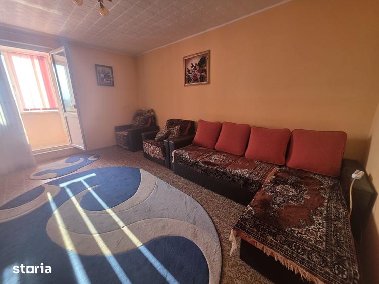 Apartament cu 2 camere decomandat în Tractorul