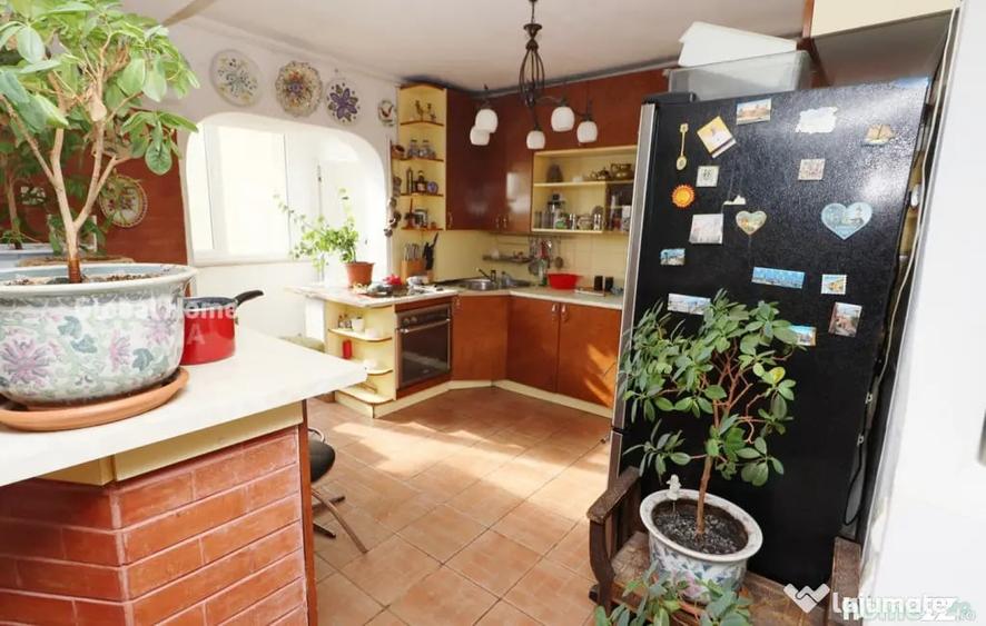Apartament cu 4 camere decomandat în Titulescu