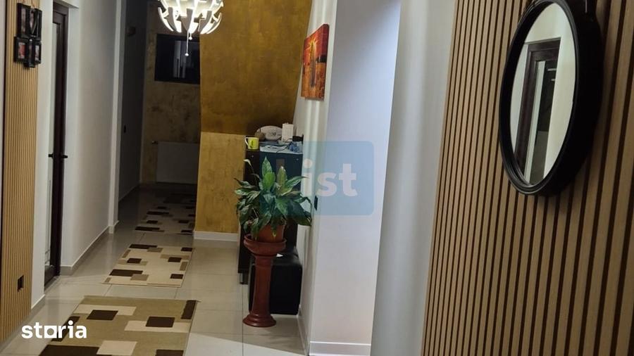 Casă cu 5 camere cu Teren 1100 Mp în Vânători
