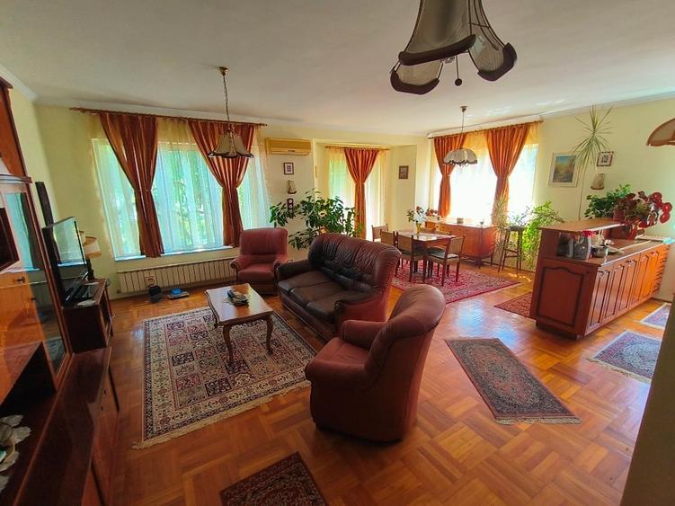 Duplex cu 7 camere cu Canalizare în Turda