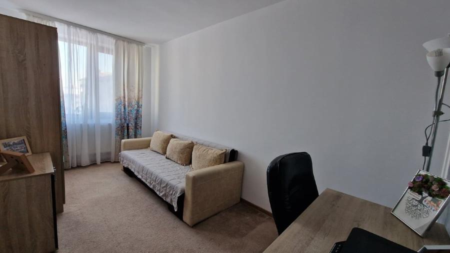 Apartament cu 3 camere decomandat, mobilat în Fetești-Gară