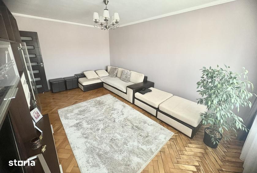 Apartament cu trei camere de vanzare, renovat complet, central - 7