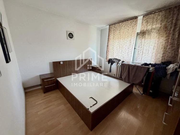 Apartament cu 3 camere semidecomandat în Ampoi 3