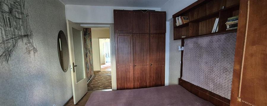 Apartament cu 3 camere decomandat, mobilat în Podul de Fier