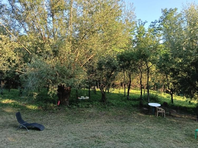 Casă individuală cu 4 camere cu Canalizare în Central