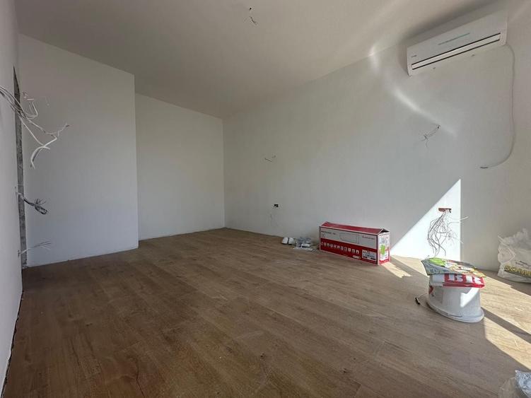 Duplex cu 4 camere cu Canalizare în Prelungirea Ghencea