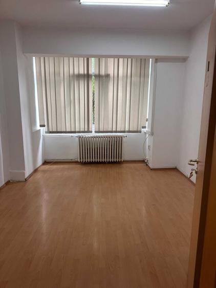 Spațiu comercial, în Central