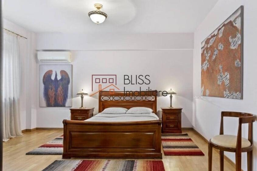 Apartament cu 3 camere semidecomandat în Arcul de Triumf