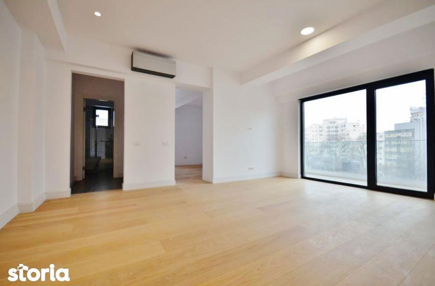 Apartament cu 5 camere în Gara de Nord