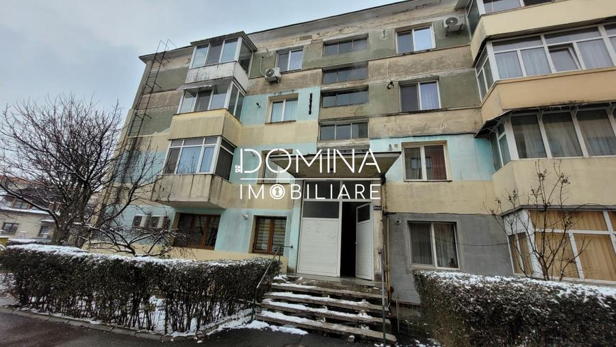 Apartament cu 3 camere semidecomandat, mobilat în Central