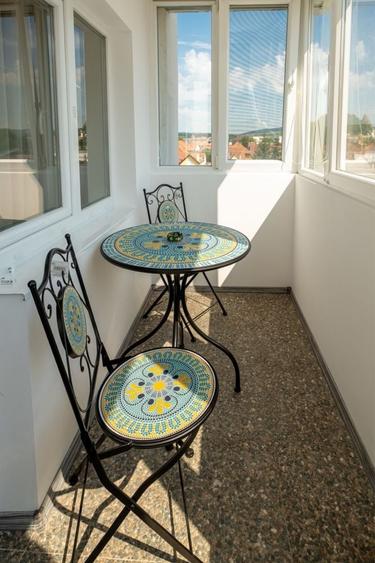 Apartament cu 2 camere decomandat în Central