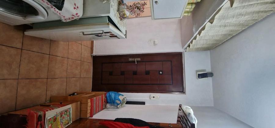 Apartament cu 2 camere nedecomandat în Malu Roșu
