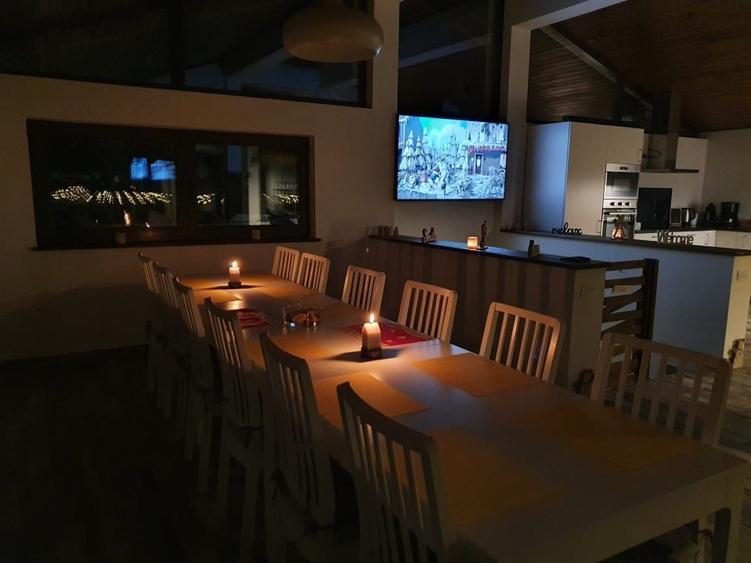 Casă individuală cu 5 camere cu Teren 500 Mp în Central